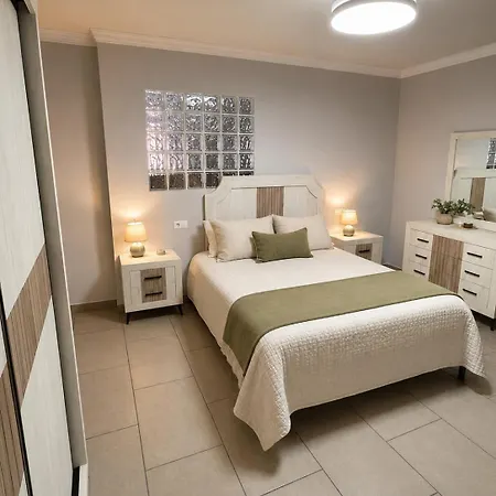 Con Piscina Cubierta Tatil Evi *